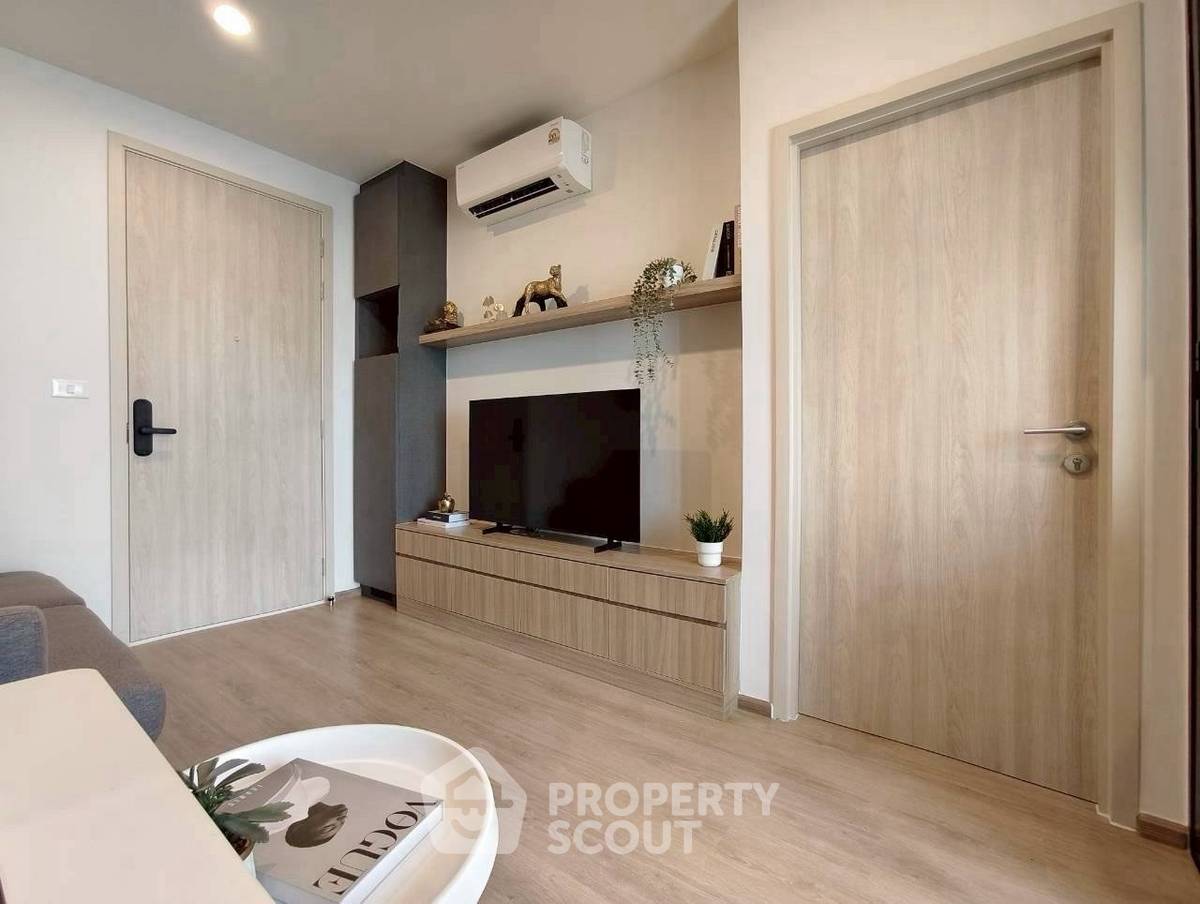 picture High-Floor 1-BR 30 Sqm At Nue District R9, MRT Phra Ram 9 (200m) (ID 3063437) - 8/17
