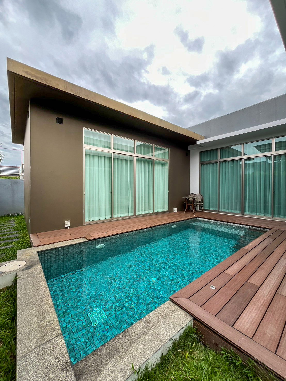 บ้านหรูทำเลเด่น ใกล้สนามบิน และโรงเรียนนานาชาติ พร้อมเข้าอยู่ #AHD-V0137