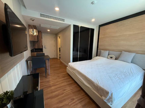🔥 Condo for Sale at Dusit Grand Park 1 Jomtien – Fully Furnished Pool View Studio in Jomtien