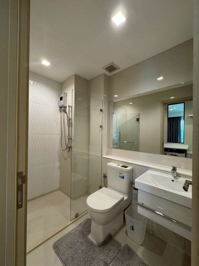 picture Condo for rent Life One Wireless - 9/23