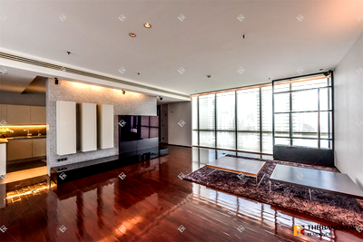 คอนโดให้เช่า : คอนโด Luxury ทำเลใจกลางเมือง โดมัส 16,18 ใกล้ BTS สถานีอโศก