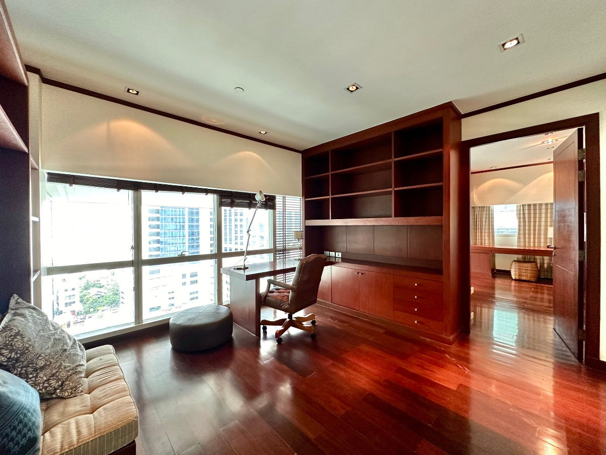 picture Le Raffine 31 | Elegant 3 Bedroom Duplex Condo in Prime Area - BR9210CD - 13/60