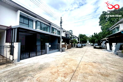 ทาวน์โฮม นนทบุรี : ขายทาวน์เฮาส์ 2 ชั้น เดอะวิลล่า บางบัวทอง กาญจนาภิเษก นนทบุรี รีโนเวทใหม่ ใกล้ตลาดบัวทอง
