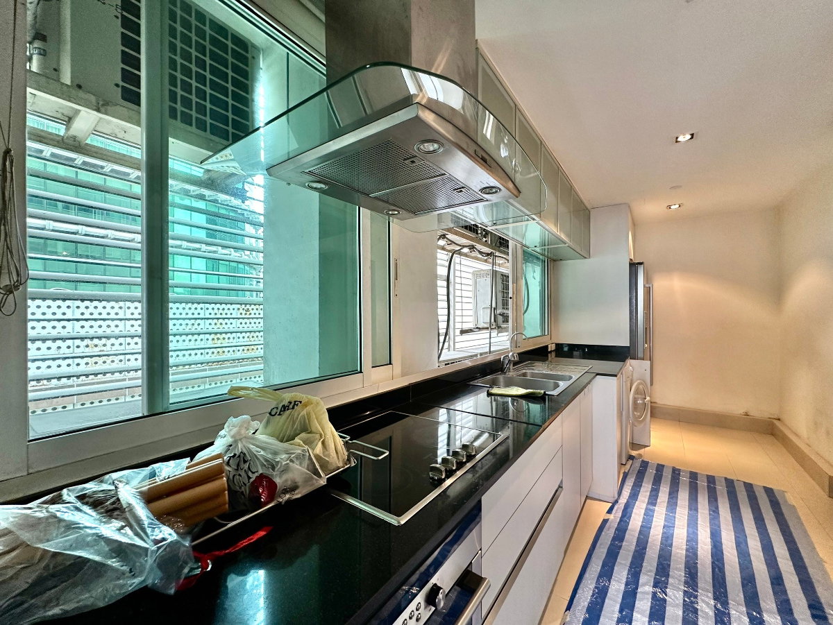 picture Le Raffine 31 | Elegant 3 Bedroom Duplex Condo in Prime Area - BR9210CD - 36/60