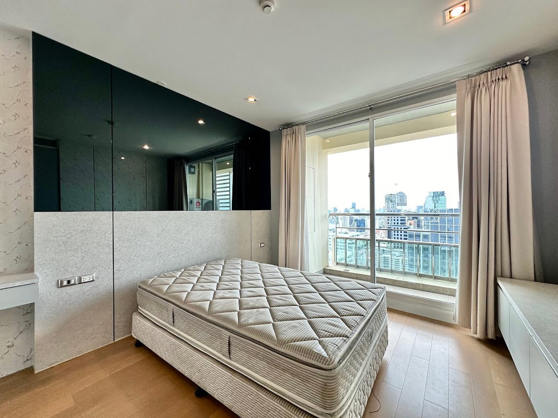 รูป Ideal 24 | Expansive 4 Bedroom Luxury Condo in Phrom Phong - BR11809CD - รูปที่ 28/57