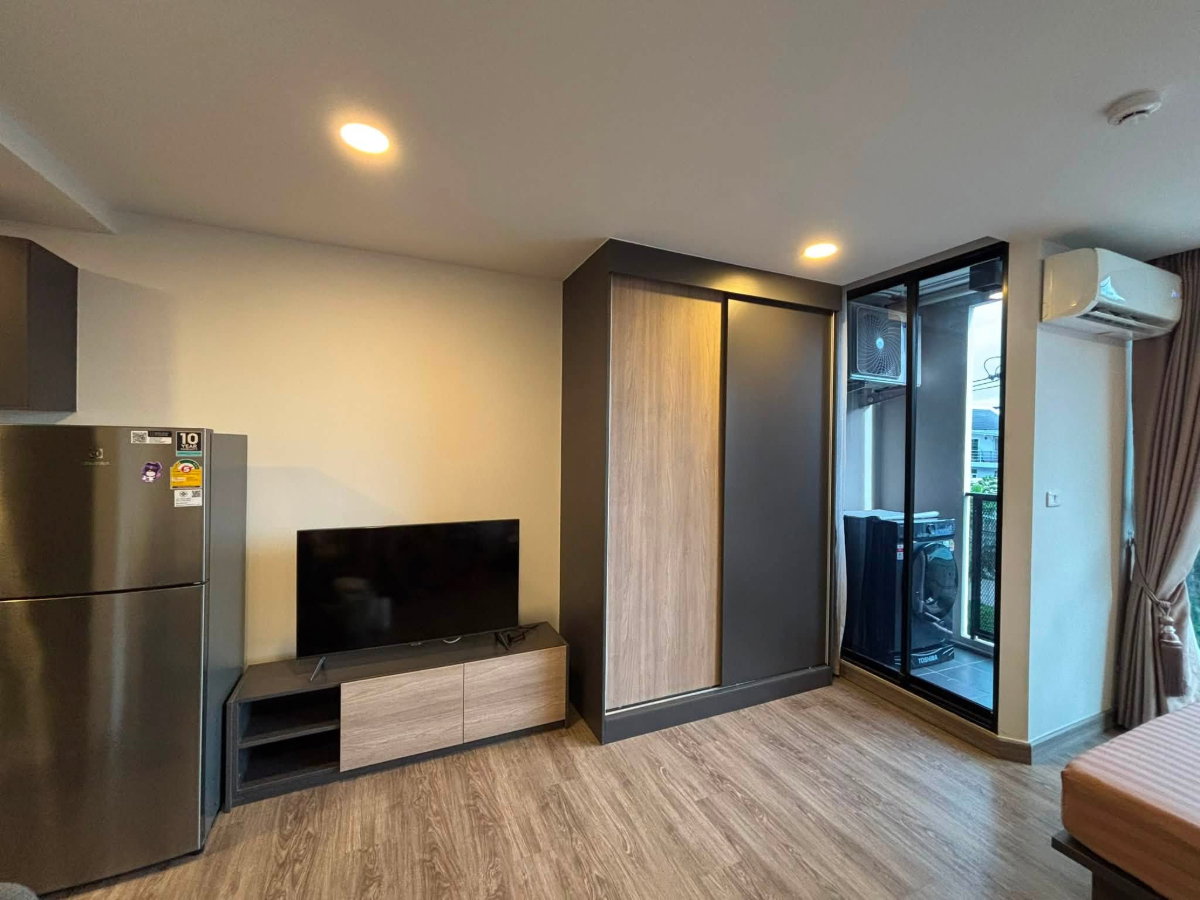 รูป ⭐️ Flexi Sathon - Charoennakhon ⭐️ ห้องสตูดิโอ  25 ตรม.  เฟอร์นิเจอร์และเครื่องใช้ไฟฟ้าครบ - รูปที่ 7/10