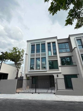 ð For Rent 3-story Townhouse BAAN KLANG MUANG CLASSE RATCHAYOTHIN 3 bedroom 4 bathroom