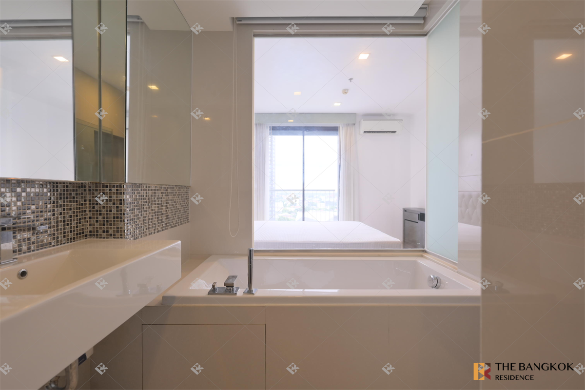 picture RHYTHM Sukhumvit 44/1 near BTS Phra Khanong Comfortable and Ready to Move-in - 7/10