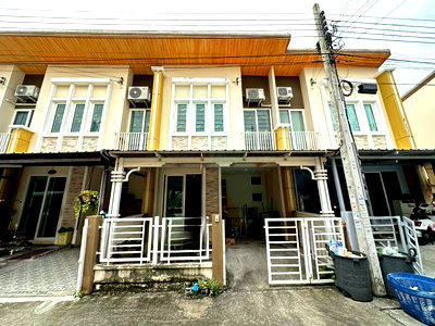 Condos for rent : For Rent Condo GOLDEN TOWN 2 ONNUT - LADKRABANG Building , Floor ,3 bed room, Room size 100 sqm