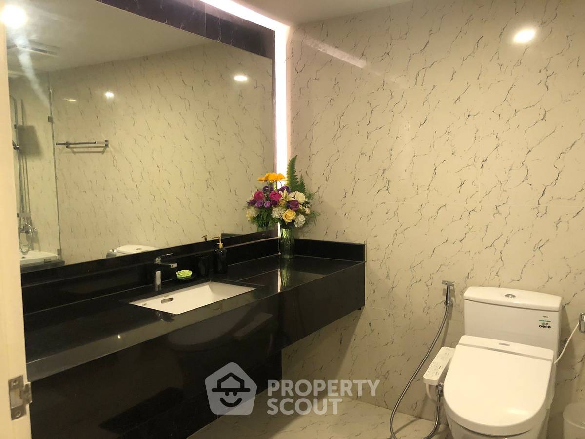 รูป คอนโด 1 ห้องนอน ชั้น 29 ขนาด 68 ตร.ม. ขายที่ Nusa State Tower ใกล้ BTS สะพานตากสิน 400 ม. (ID 993817) - รูปที่ 3/6
