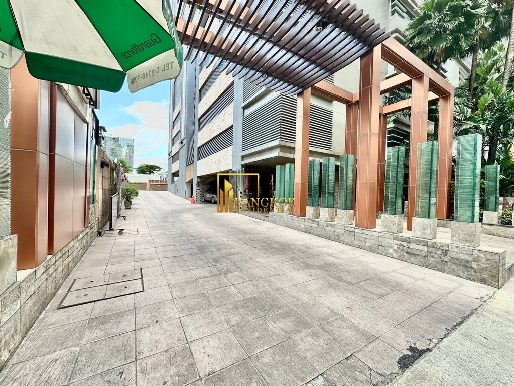 picture Ideal 24 | Elegant 4 Bed Luxury Condo in Phrom Phong Area - BR14992CD - 50/52
