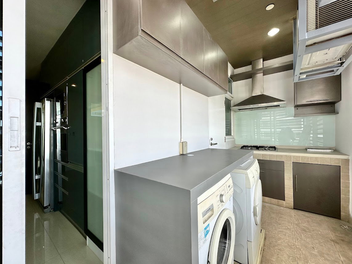 รูป Ideal 24 | Expansive 4 Bedroom Luxury Condo in Phrom Phong - BR11809CD - รูปที่ 10/57