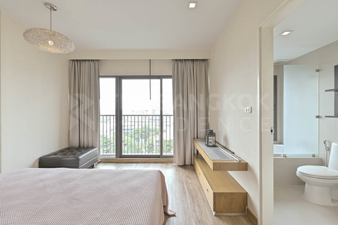 Noble Remix near BTS Thong Lo High-potential Location, Convenient Travel