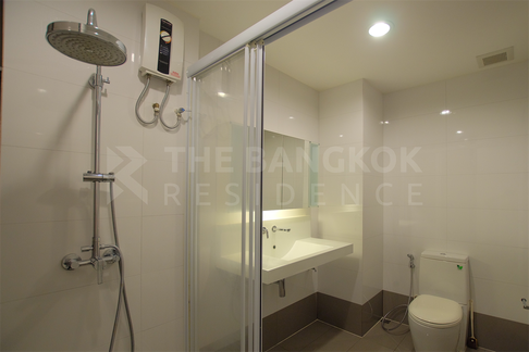 RHYTHM Ratchada near MRT Ratchadaphisek Station Special deal, best price ever