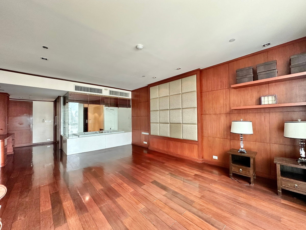 picture Le Raffine 31 | Elegant 3 Bedroom Duplex Condo in Prime Area - BR9210CD - 17/60