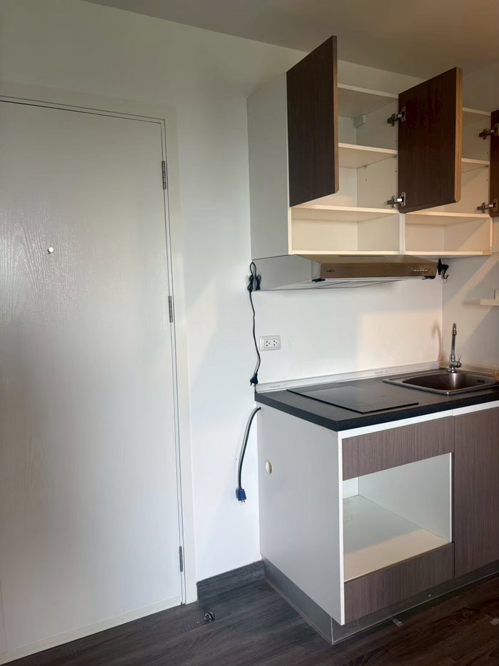 picture FOR RENT: The Trust Condo @ BTS Erawan - 3/9