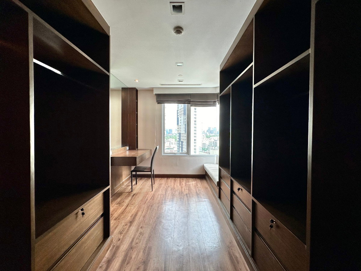 picture Ideal 24 | Elegant 4 Bed Luxury Condo in Phrom Phong Area - BR14992CD - 21/52