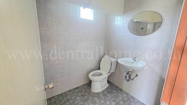 รูป บ้านเดี่ยว 2 หลังสร้างติดกัน ราษฎร์อุทิศ 50 กรุงเทพ ขายขาดทุน - รูปที่ 18/19