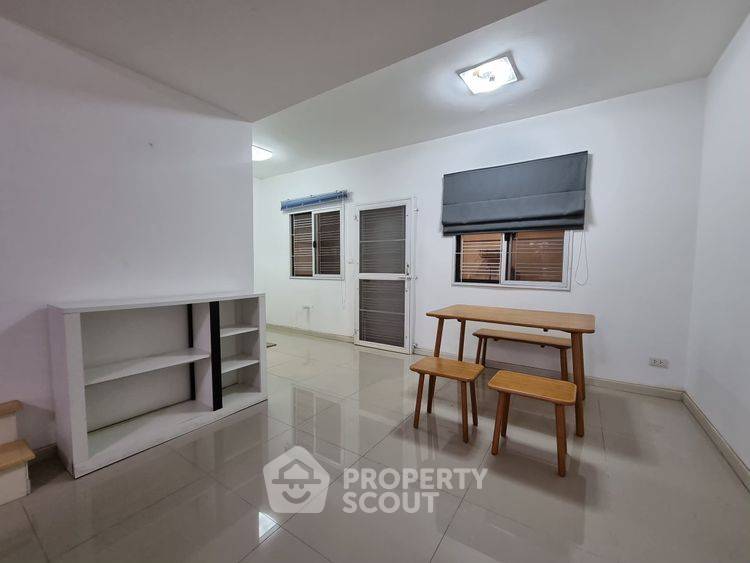 รูป ทาวน์โฮม 3 ห้องนอน สำหรับขาย พฤกษาวิลล์ 64 สายไหม ใกล้สายไหม (ID 3064504) - รูปที่ 2/7