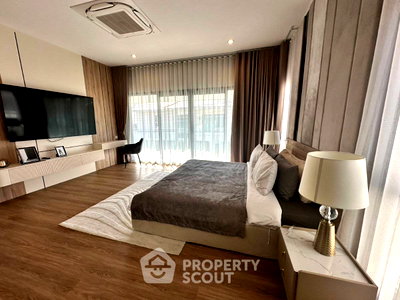 Houses for sale Bang Lamung Chonburi : 4-BR House For Sale In The Lavish, Na Kluea Pattaya (350 Sqm) (ID 3042070)