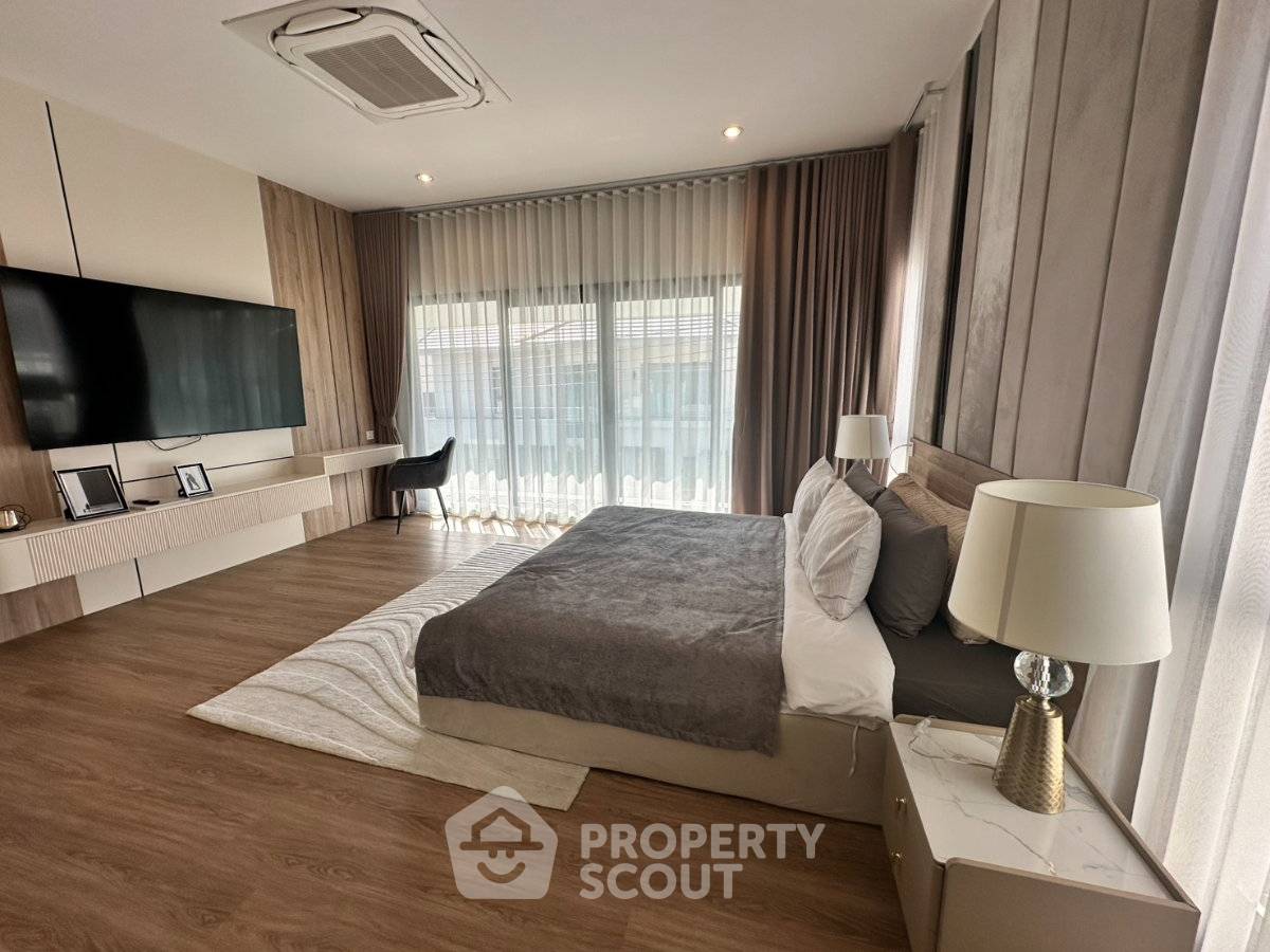 รูป บ้าน 4 ห้องนอน ขาย The Lavish พัทยา นาเกลือ (พื้นที่ 350 ตร.ม.) (ID 3042070) - รูปที่ 1/17