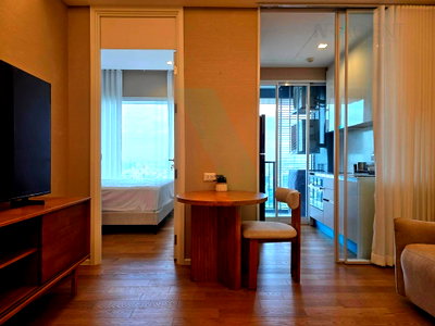 Condos for rent : 🔺 For Rent Condo THE SAINT RESIDENCES Building A, Floor 40,1 bed room, Room size 35 sqm