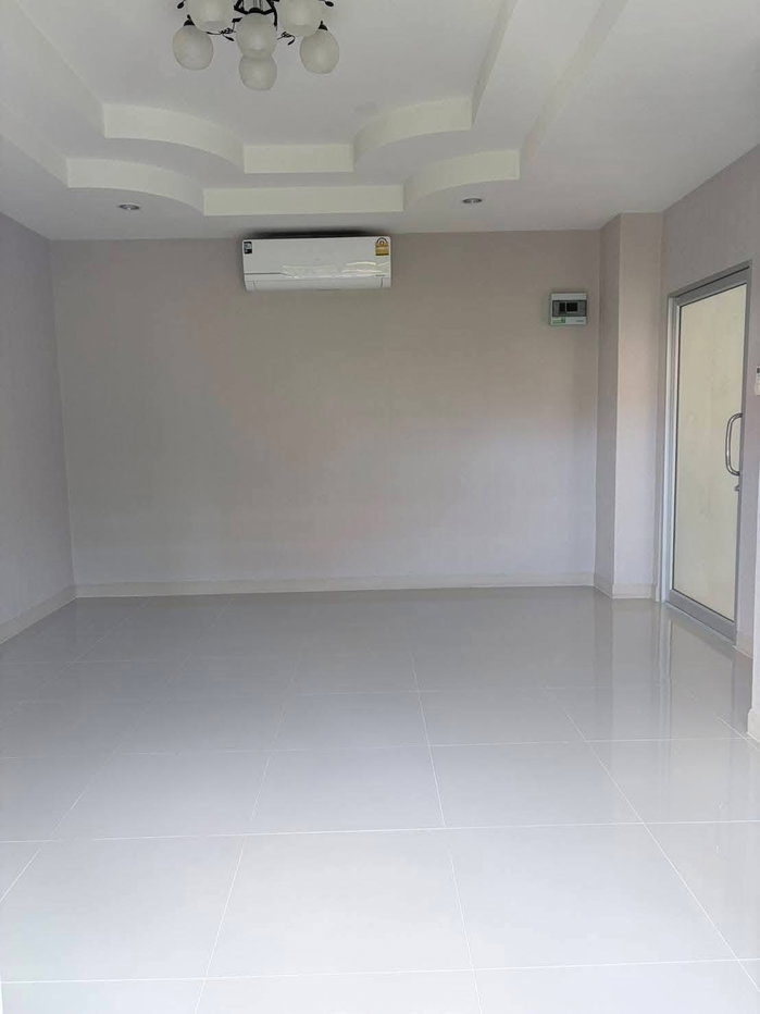 รูป ให้เช่าบ้านเดี่ยว 2 ชั้น โซนสันทราย พื้นที่ใช้สอย 170 ตร.ม. 4 ห้องนอน 3 ห้องน้ำ - รูปที่ 11/12