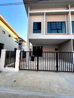 Townhouses for rent : 💥CP-11351💥 For rent: 2-story townhome in The Modish Prachauthit-Suksawat project. 👉Add Line @primecondo