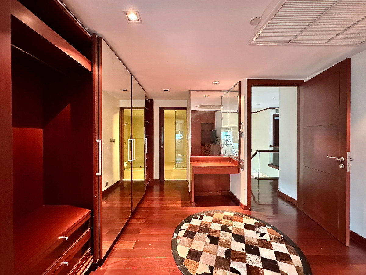 picture Le Raffine 31 | Elegant 3 Bedroom Duplex Condo in Prime Area - BR9210CD - 26/60
