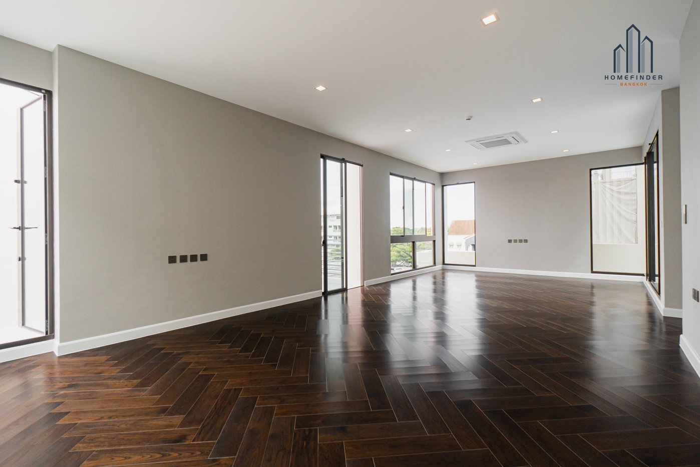 รูป 95E1 – Ninety Five East One 4 bedrooms, for sale - รูปที่ 6/69
