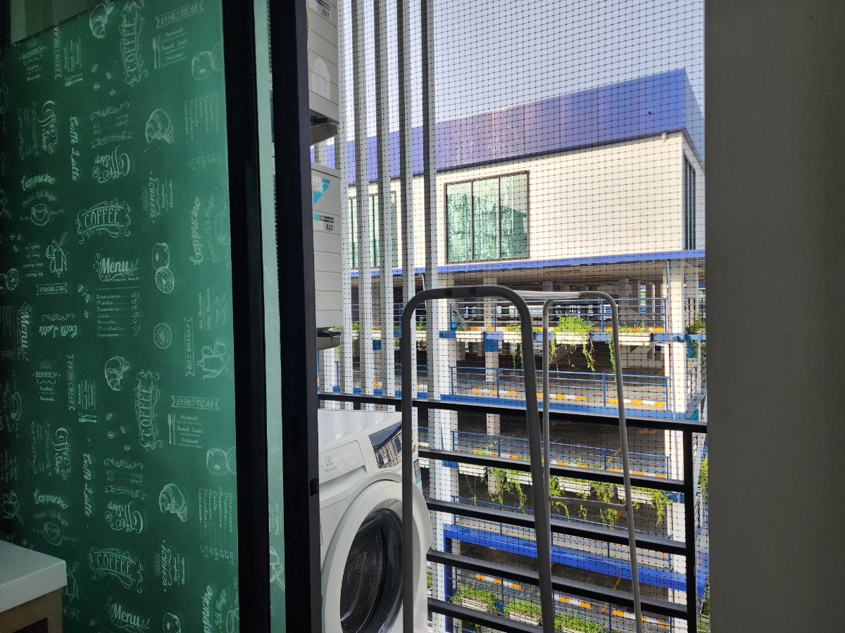 รูป วี คอนโด ศาลายา (V Condo Salaya) ตึก V7  ชั้น 7  ห้องมุม พร้อมหน้าต่างห้องนั่งเล่น รับแสงธรรมชาติ  - รูปที่ 16/17