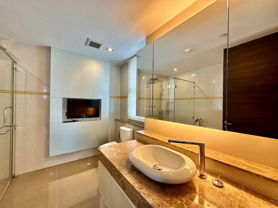 รูป Ideal 24 | Expansive 4 Bedroom Luxury Condo in Phrom Phong - BR11809CD - รูปที่ 39/57