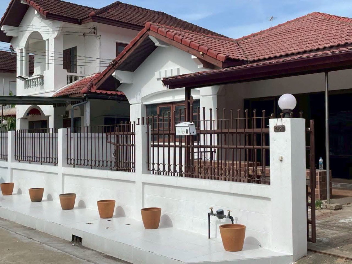 รูป ขาย บ้านทำเลทองในโคราช หมู่บ้านเทพธานี ขายเพียง 1.8 ล้านบาทเท่านั้น - รูปที่ 2/13