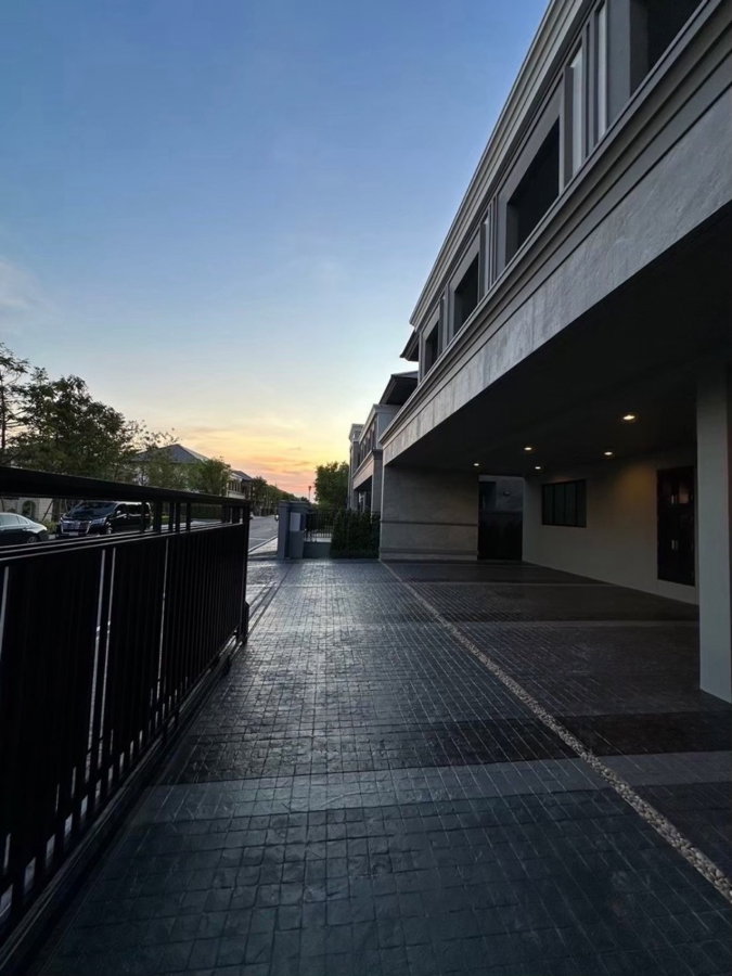 รูป S1528 🏡✨Luxury House พร้อมผู้เช่า ลงทุนได้ทันที 📍แกรนด์ บางกอก บูเลอวาร์ด กรุงเทพกรีฑา 💰ราคาเพียง 49.9 ล้านบาท - รูปที่ 12/12