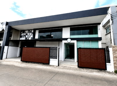 Factory for rent Ratchaphak Technology And Management College : Warehouse for Rent in Ramkhamhaeng  Khlong Tan
