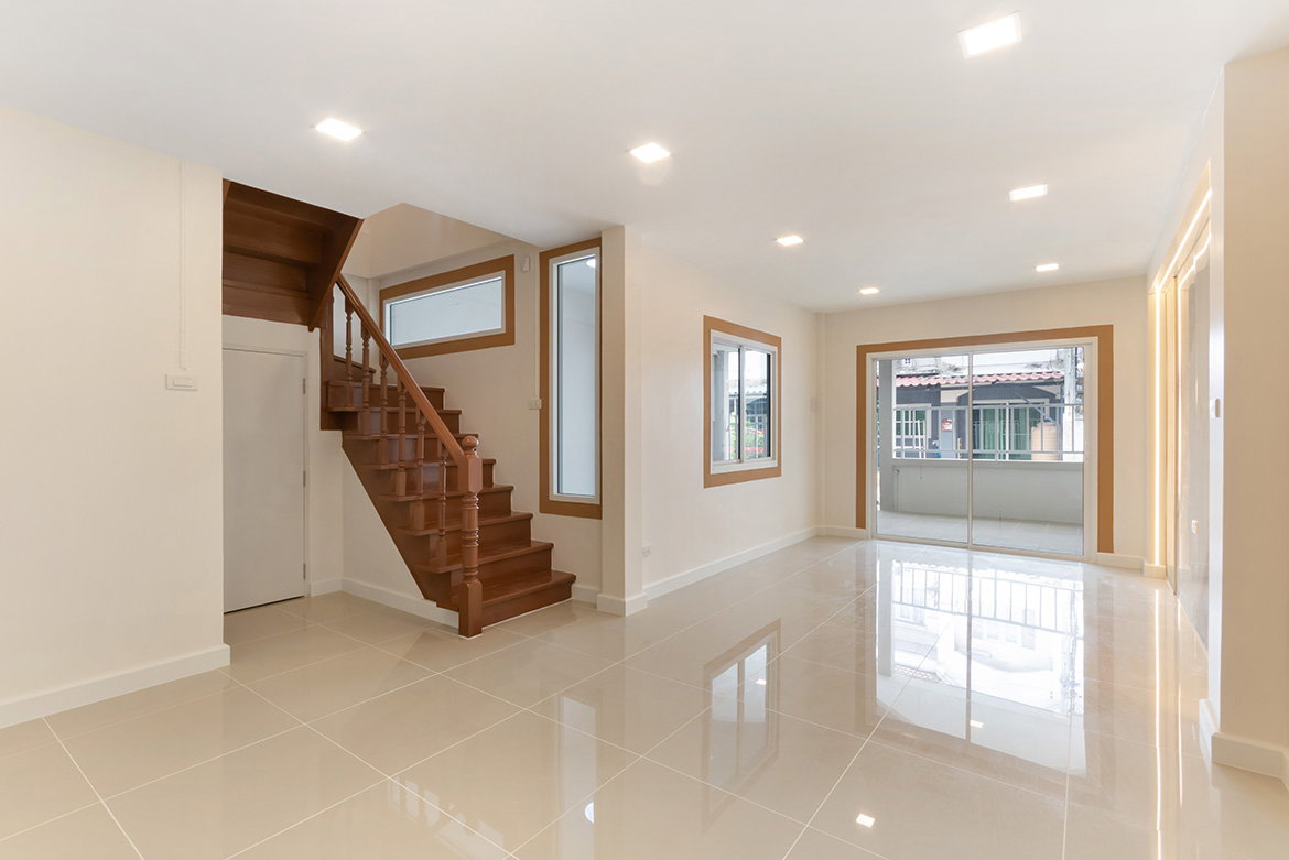 รูป ทาวน์โฮม 2 ชั้น รีโนเวทใหม่ หมู่บ้านบัวทองธานีพาร์ค 17 บางบัวทอง ต่อเติมครบ ทำเลดีติดถนนใหญ่ อยู่ตรงข้ามตลาดสมบัติบุรี พร้อมอยู่ - รูปที่ 4/11