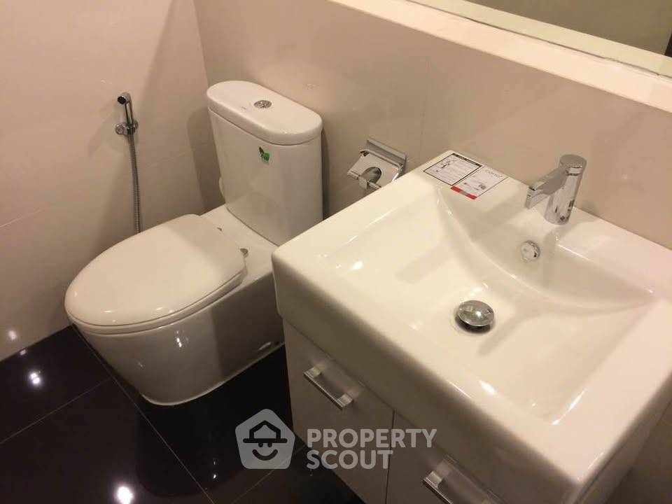 รูป คอนโด 2 ห้องนอน Rhythm Sathorn ใกล้ BTS สะพานตากสิน 300 ม. (ID 3066195) - รูปที่ 15/20