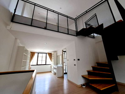 Townhouses for rent Nonthaburi : Spacious 3 and Half Storey  Furnished Townhome in Loft Modern Style , 3 Bed 3 Bath for RENT on Chaengwattana  District.