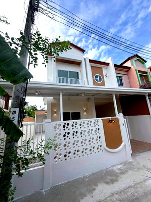 Townhouses for sale ม.ธนบุรี : ⭐✨RH-070 Townhouse for Sale at LIO Phetkasem 77✨⭐