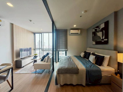 The Issara Sathorn | 🚆 Convenient transportation, near BTS Chong Nonsi and MRT Lumpini.