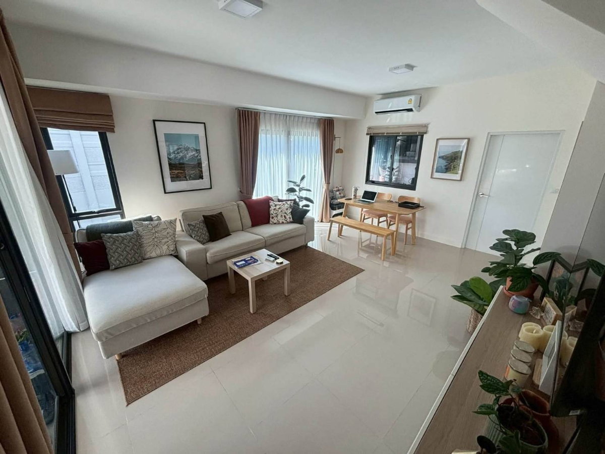 รูป T 1521 ให้เช่า ทาวน์โฮม 2 ชั้น หลังมุม ม.พลีโน บางนา วงแหวน บ้านสวยสภาพดี เฟอร์นิเจอร์ครบ ราคา 25,000 บาท - รูปที่ 5/13