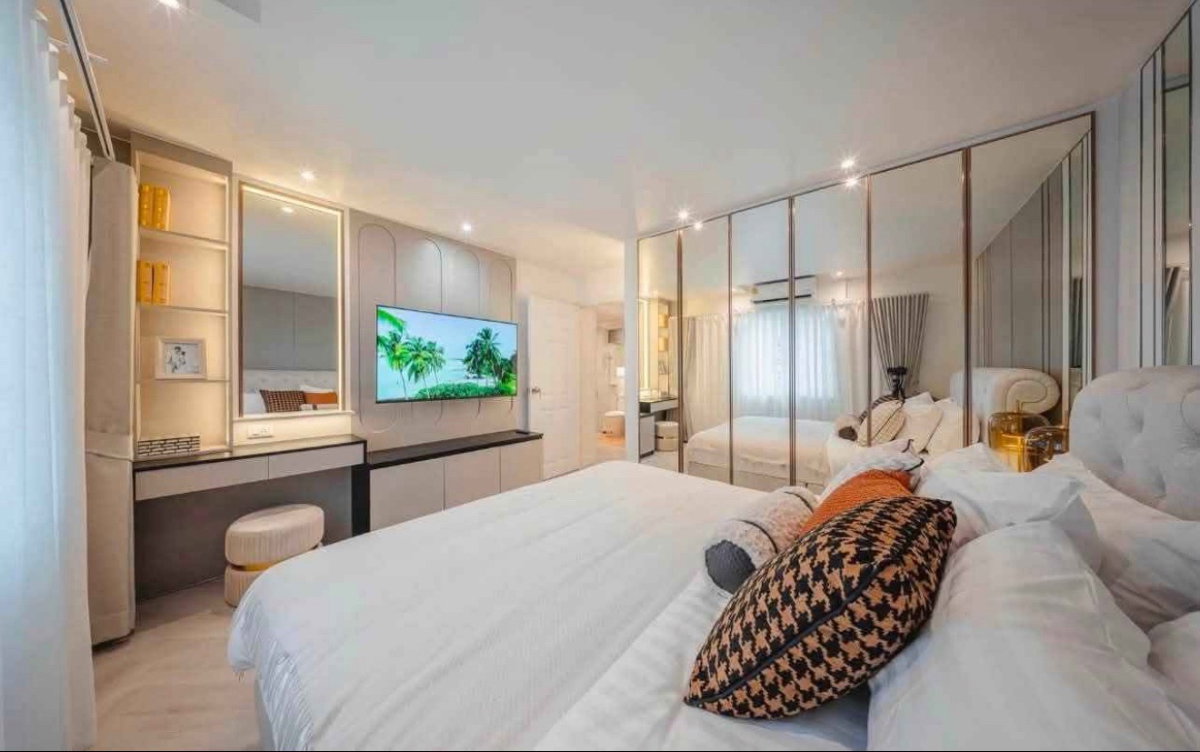 รูป ✨  Fortune Condominium ✨  คอนโดขนาดใหญ่ เหมาะสำหรับครอบครัว พร้อมที่จอดรถส่วนตัว เฟอร์นิเจอร์ครบ พร้อมเข้าอยู่ ตรงข้าม Astra International School✨ - รูปที่ 4/18