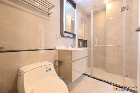 One9Five Asoke - Rama9 Comfortable and Ready to Move-in near MRT Rama 9 Station