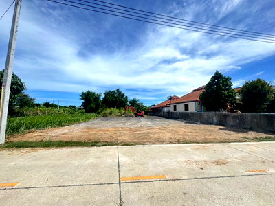 ที่ดิน สัตหีบ ชลบุรี : Land for Sale Sattahip 100 Sq.wah Filled Plot