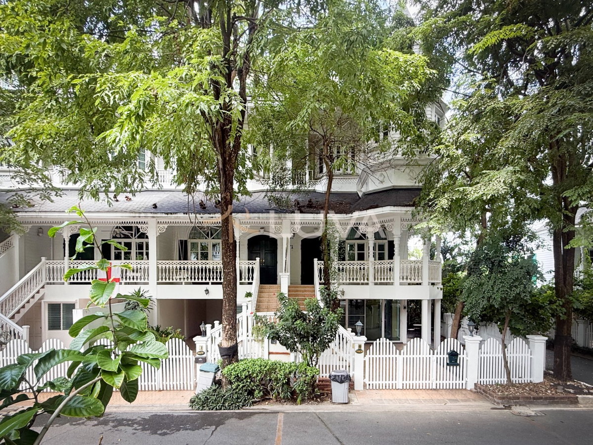 รูป For Rent / ให้เช่า 🪾 แฟนตาเซีย วิลล่า 2 Townhome แต่งสวย Cozy แปลงมุมหน้าสวน/สระว่ายน้ำ หลังใหญ่ เพียง 400 ม.จากสถานี BTS แบริ่ง - รูปที่ 1/24