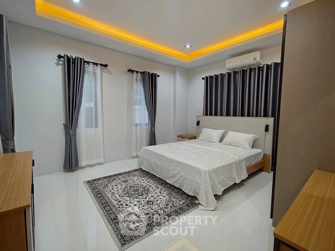 รูป วิลล่า 3 ห้องนอน 250 ตร.ม. ให้เช่า ห้วยใหญ่บางละมุง (ID 3066339) - รูปที่ 11/18