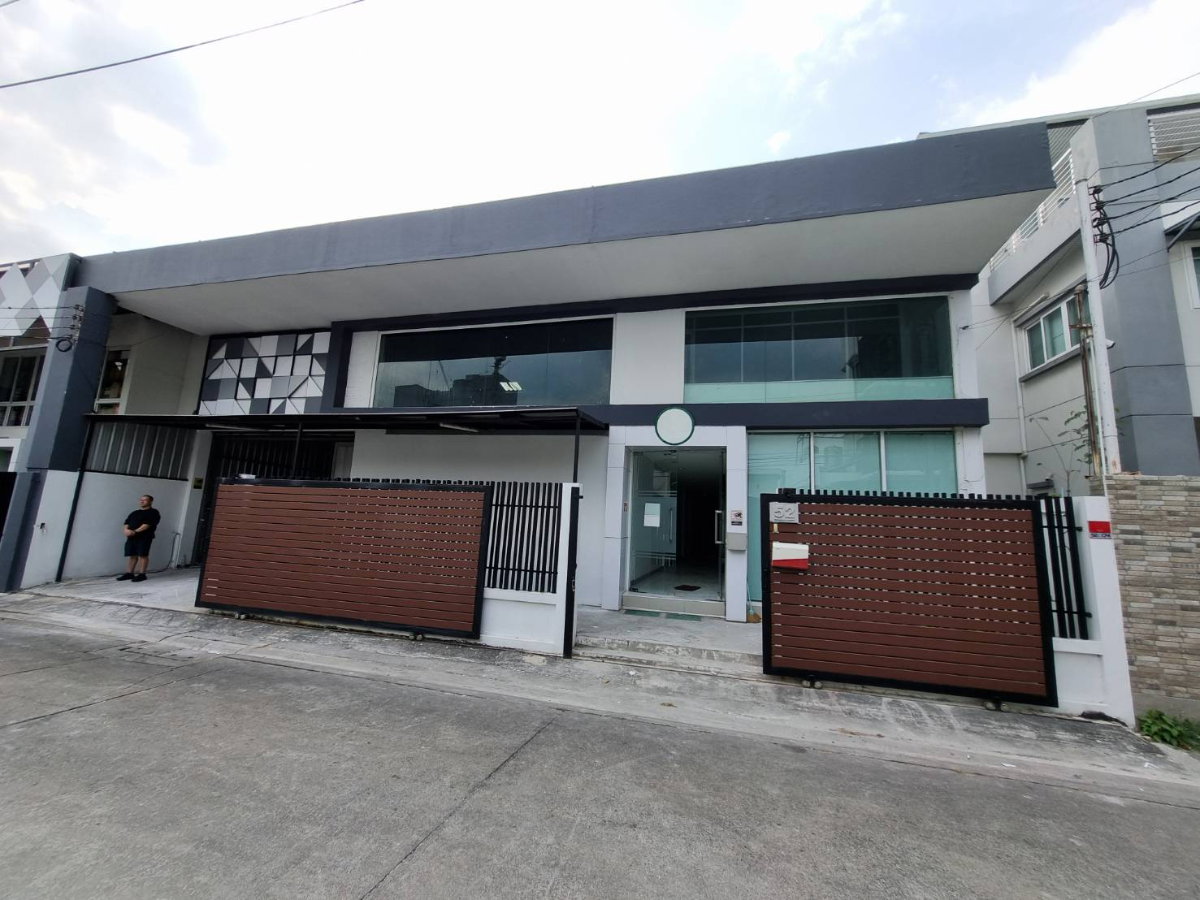FOR RENT | Warehouse + Office | Ramkhamhaeng Soi 4 (Samanmit)