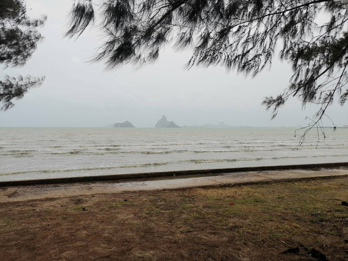 รูป ที่ดินเปล่าติดชายทะเล ถนนปิ่นอนุสรณ์ อ่าวน้อย จังหวัดประจวบฯ - รูปที่ 4/7