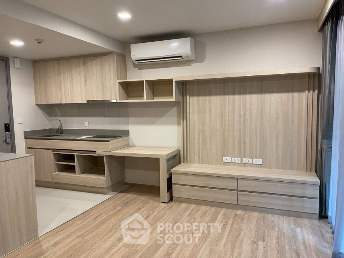 รูป คอนโด 1 ห้องนอน 44 ตร.ม. ราคาเหมาะสม ที่ Taka Haus Ekamai 12 ใกล้ BTS เอกมัย (ID 2450441) - รูปที่ 2/6