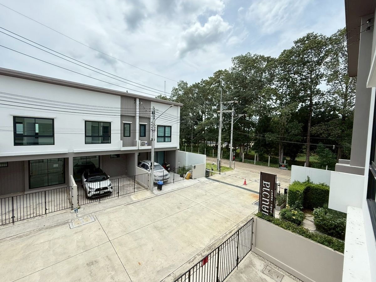 รูป 🏡 แคนวาส รังสิต–คลอง 7 | บ้านใหม่มือหนึ่ง พร้อมเข้าอยู่! ✨ ฟีลเหมือนซื้อบ้านใหม่ แต่จ่ายแค่ค่าเช่า! 🔥เช่า 13,000 บาท/เดือน มี 3 ห้องนอน 3 ห้องน้ำ - รูปที่ 14/16
